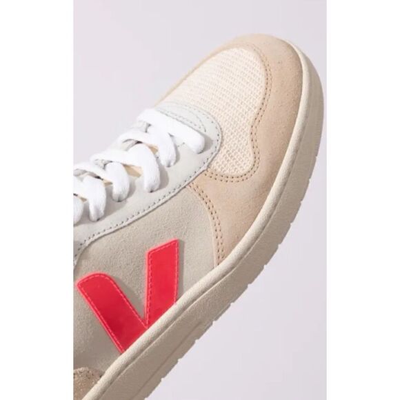 Vega Suede V-10 Sneakers in Fluorescent pink Size 9 - Picture 2 of 12
